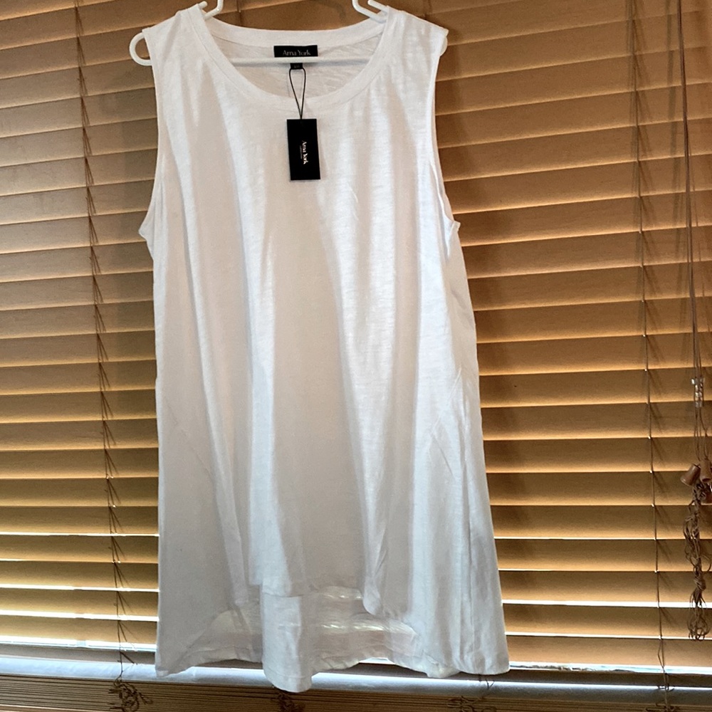 Arna York Tank